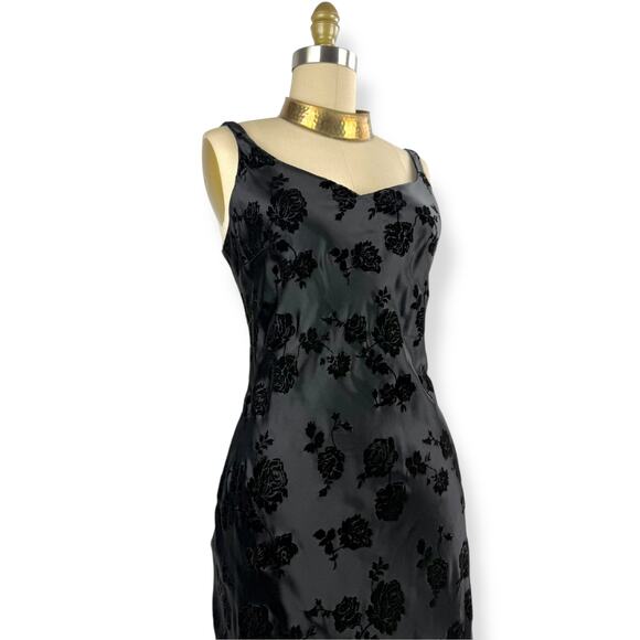 90's Morticia Addams black velvet rose deep v-back gown with train by NIKI LIVAS - Picture 4 of 16